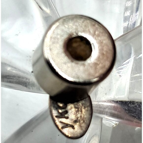 Yasmine Kuhn Lucite Bracelet Magnetic Clasp Clear Asymmetrical Large Beads Costu - Picture 8 of 9